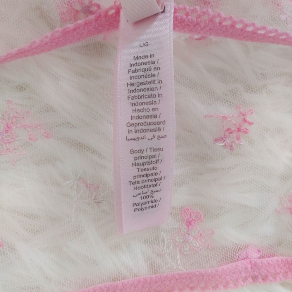 SKIMS Intimate Scoop Cami & Short Set - Picture 16 of 16